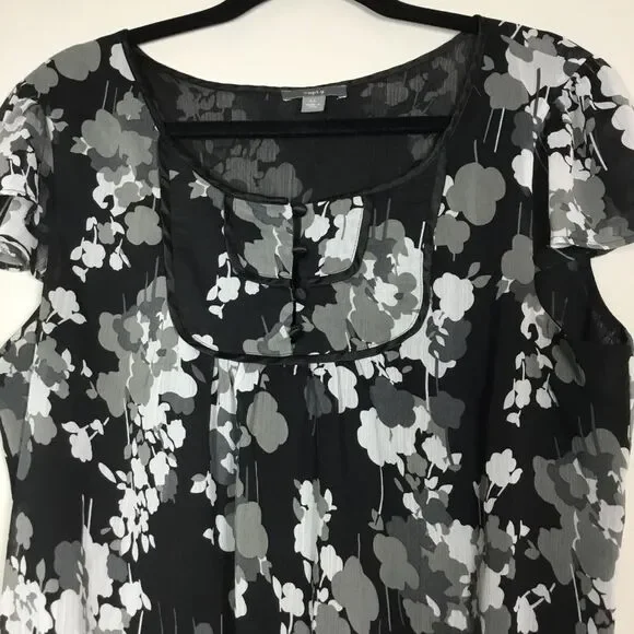 Ruffle sleeve floaty top with satin covered button detail front peasant size XL - Picture 2 of 8